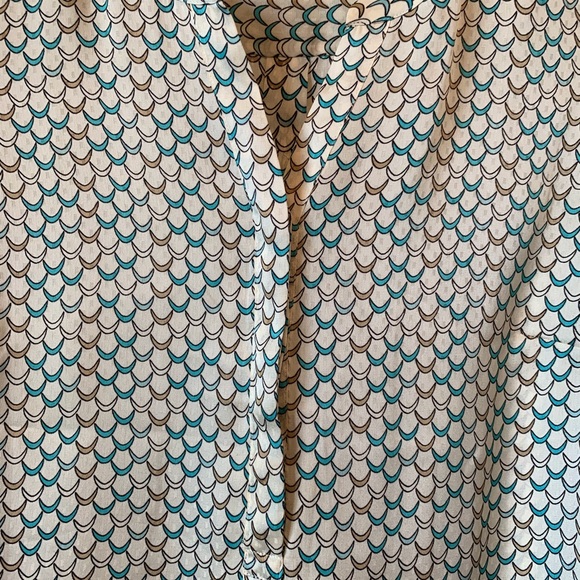 Talbots Popover silky top. - Picture 5 of 6